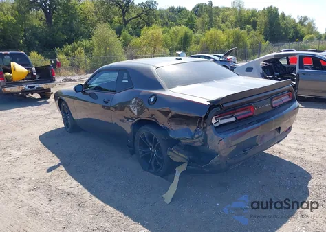 2018 Dodge Challenger Sxt z USA, uszkodzony, nr VIN 2C3CDZAG9JH131298